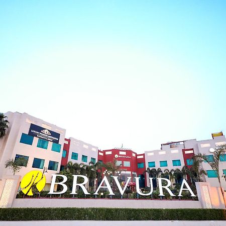 Bravura Gold Resort Meerut Eksteriør billede