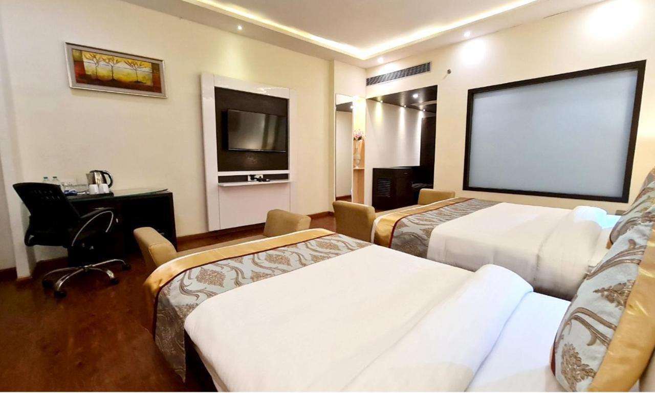 Bravura Gold Resort Meerut Eksteriør billede