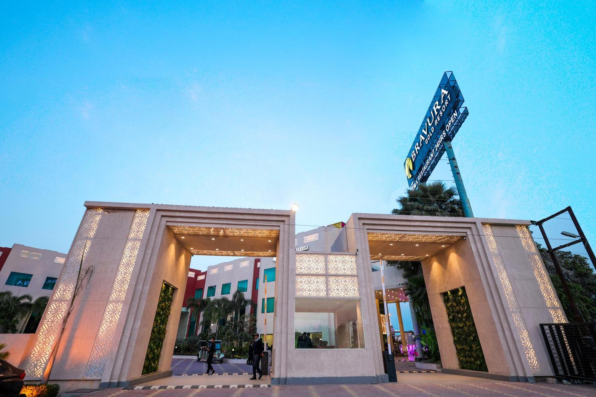 Bravura Gold Resort Meerut Eksteriør billede