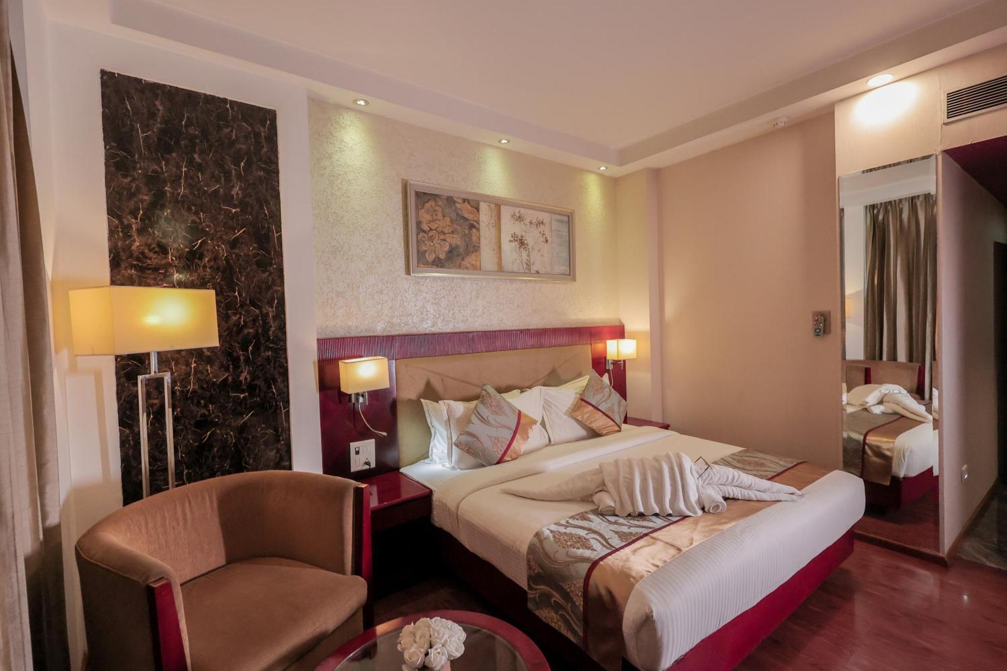 Bravura Gold Resort Meerut Eksteriør billede
