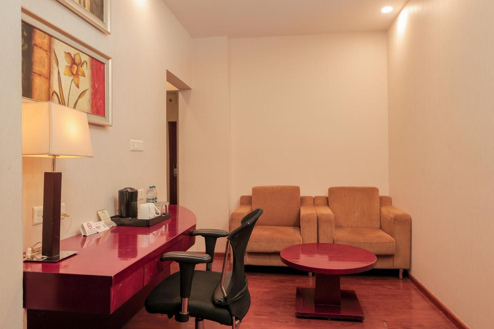 Bravura Gold Resort Meerut Eksteriør billede